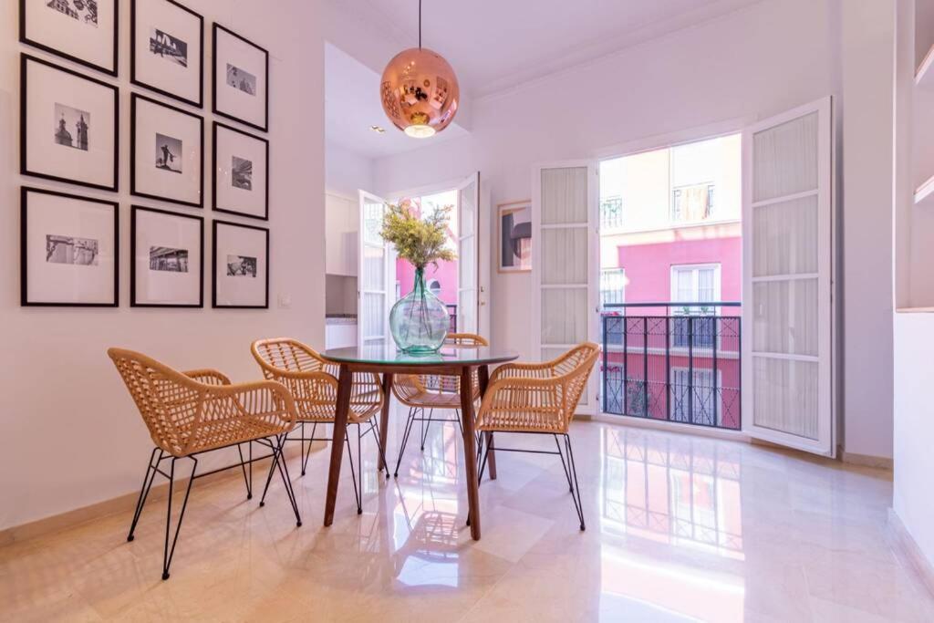 Mumu Luxury Suite Lirio Siviglia Esterno foto