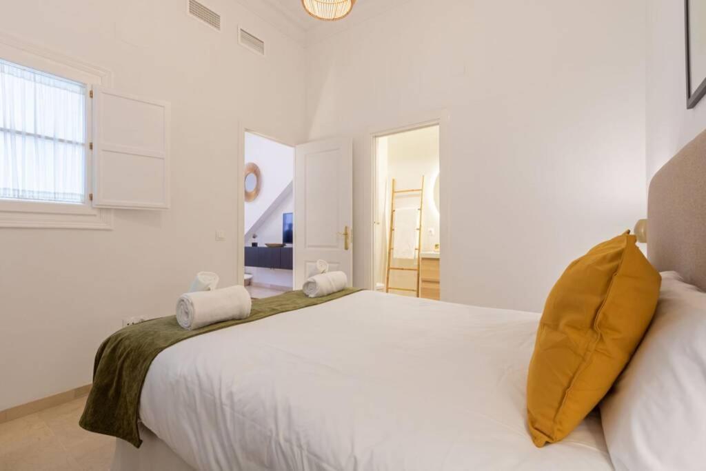 Mumu Luxury Suite Lirio Siviglia Esterno foto