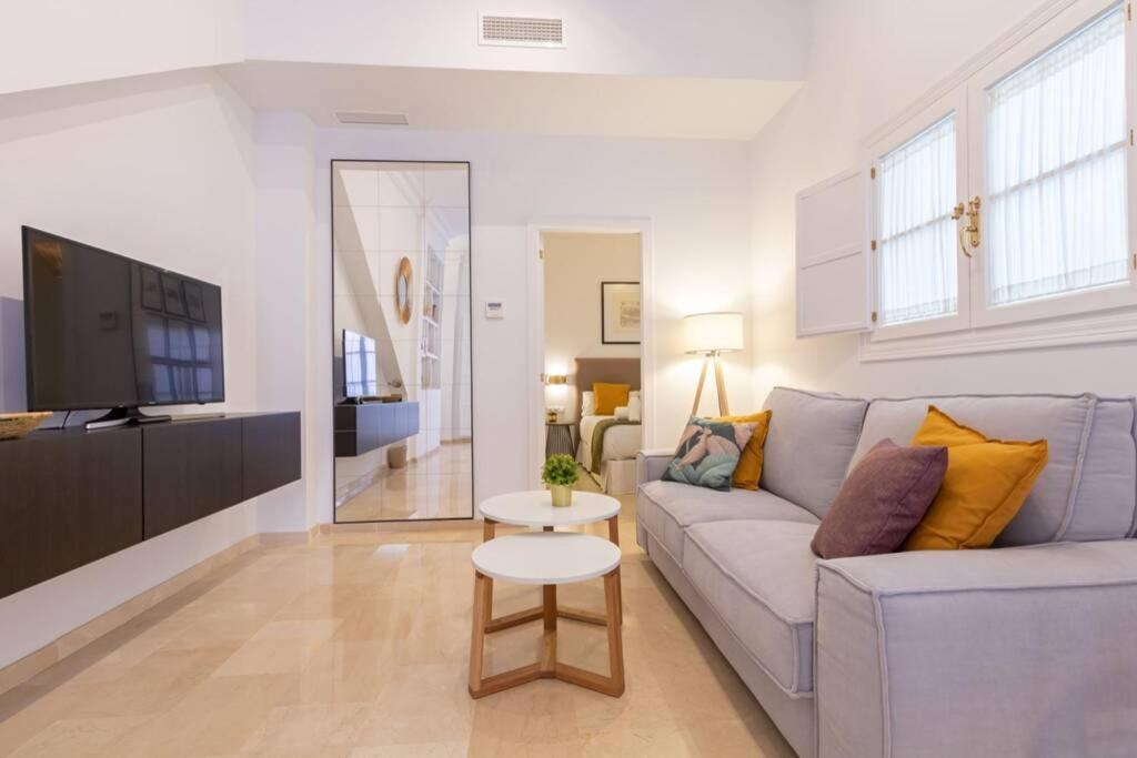 Mumu Luxury Suite Lirio Siviglia Esterno foto