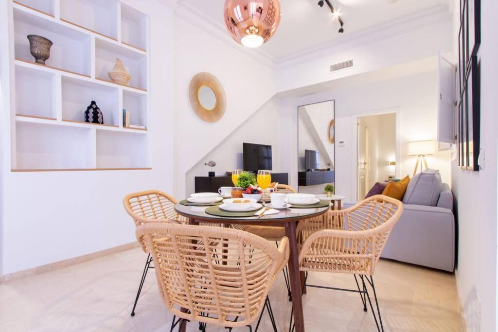 Mumu Luxury Suite Lirio Siviglia Esterno foto