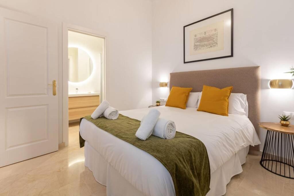 Mumu Luxury Suite Lirio Siviglia Esterno foto