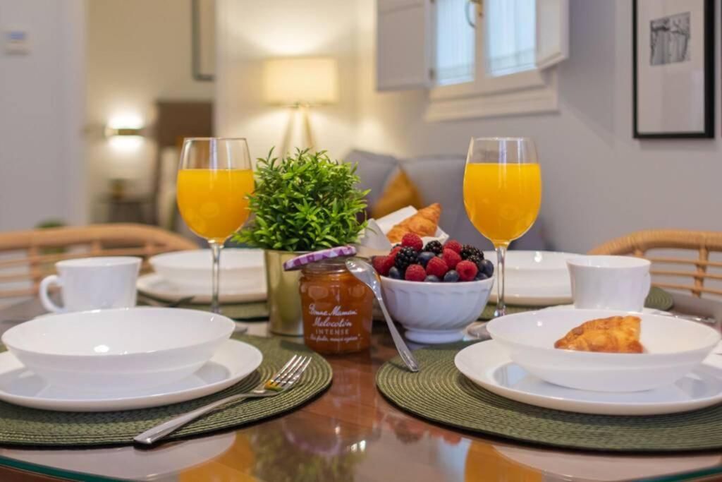 Mumu Luxury Suite Lirio Siviglia Esterno foto