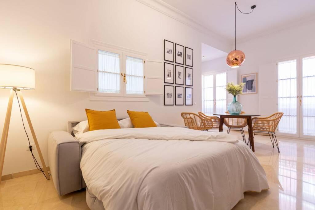 Mumu Luxury Suite Lirio Siviglia Esterno foto