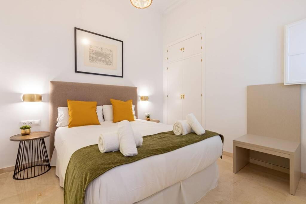 Mumu Luxury Suite Lirio Siviglia Esterno foto