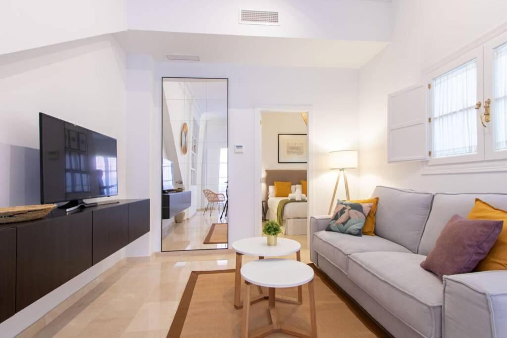 Mumu Luxury Suite Lirio Siviglia Esterno foto